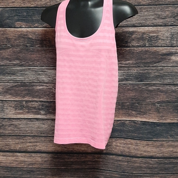 Lululemon tank top - Picture 2 of 4